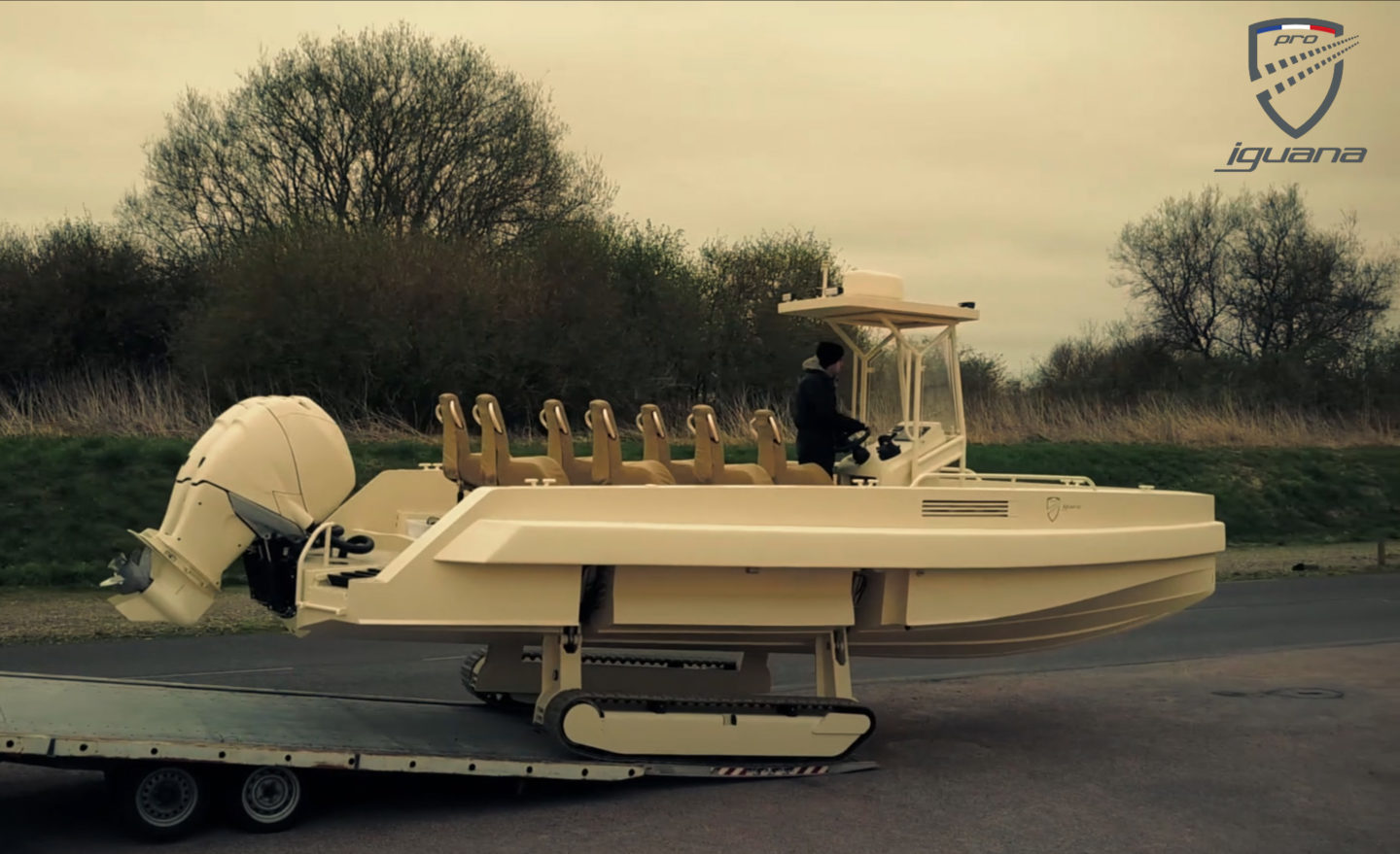Iguana Pro - Amphibious Professional Boat